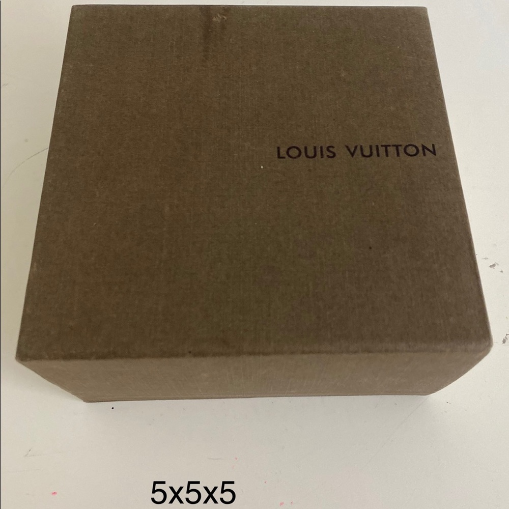 Louis Vuitton box